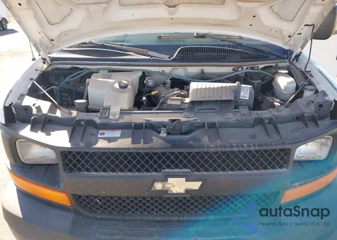 2004 Chevrolet Express G3500 from USA, damaged, VIN 1GCHG35U441190266